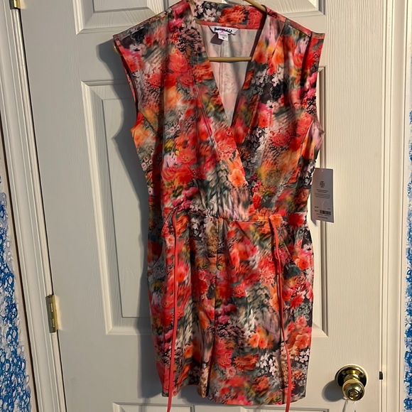 NWT Athleta Marlow Romper Size XS, Renewed Bloom Pink w/ Pockets Tie Waist - Picture 3 of 8